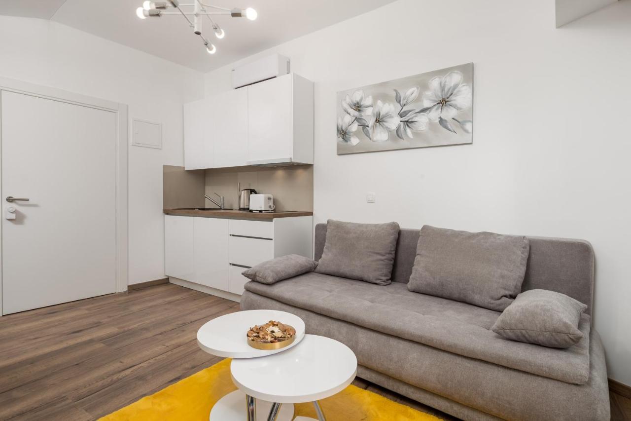 Central Apartments Dalmatina Ριέκα Εξωτερικό φωτογραφία